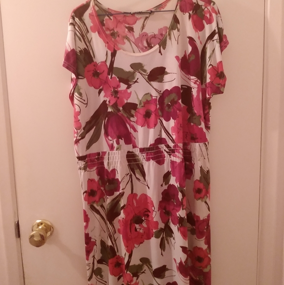 Pretty flower beach cover up/ dress - Picture 1 of 1